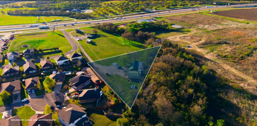 More Photos Of 6400 I 35 N Frontage rd, Robinson Office For Sale
