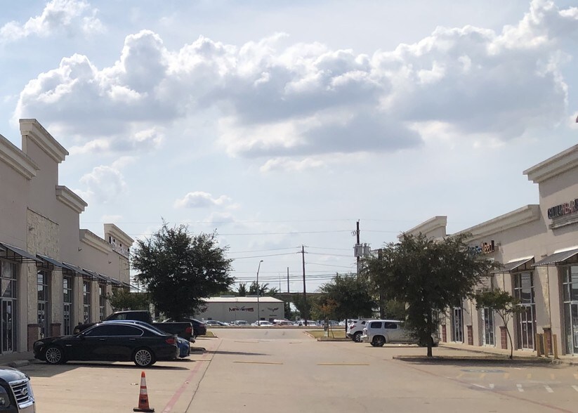 11532 Harry Hines Blvd, Dallas, TX 75229 General Retail For Sale