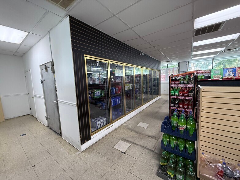 More Photos Of 6861 S Highland Blvd, Grifton General Retail For Lease