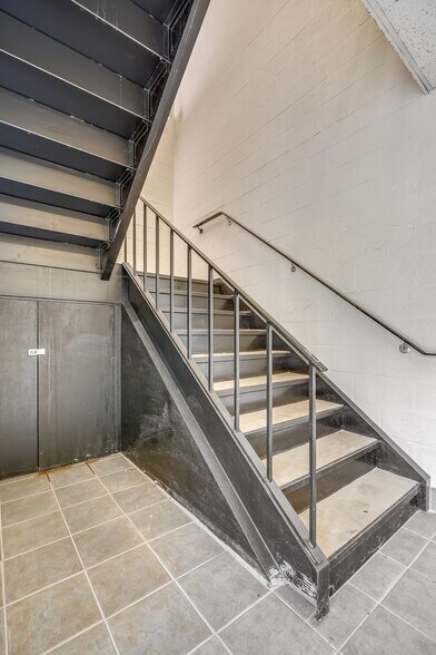 More Photos Of 6314 Windsor Mill Rd, Woodlawn Office For Sale