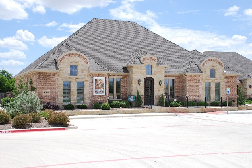 More Photos Of 5748 Boat Club Rd, Fort Worth Office For Sale