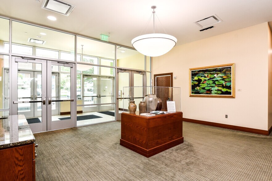 More Photos Of 306 E North St, Greenville Office For Lease