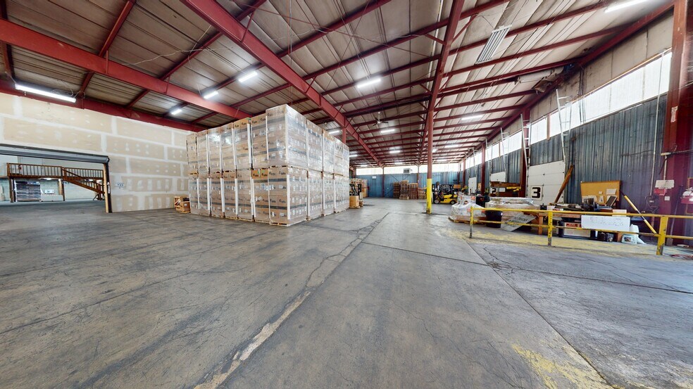 More Photos Of 35 Rose Morrow Rd, Wantage Manufacturing For Lease