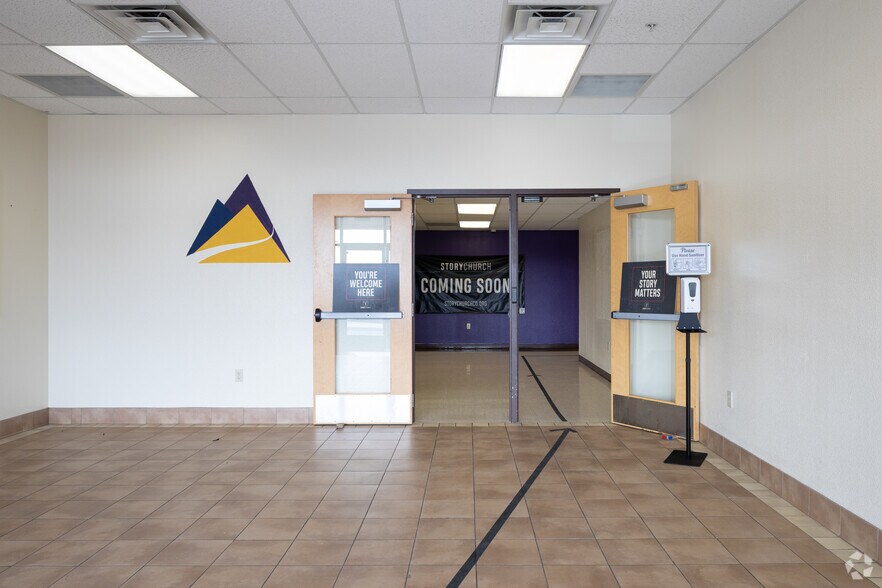 More Photos Of 2508-2520 Airport Rd, Colorado Springs General Retail For Sale
