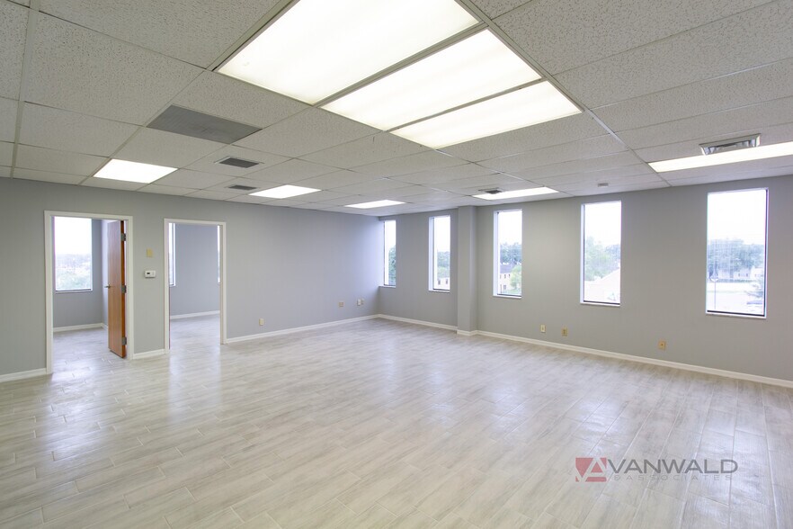 More Photos Of 9385 N 56th St, Temple Terrace General Retail For Lease