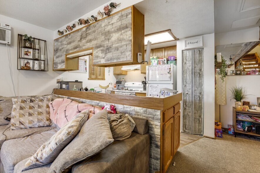 More Photos Of 287-293 S Hoyt St, Lakewood Apartments For Sale