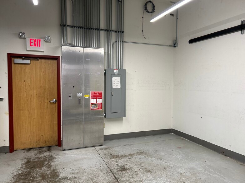 More Photos Of 2400 Roby Rd, Stoughton Service Station For Sale