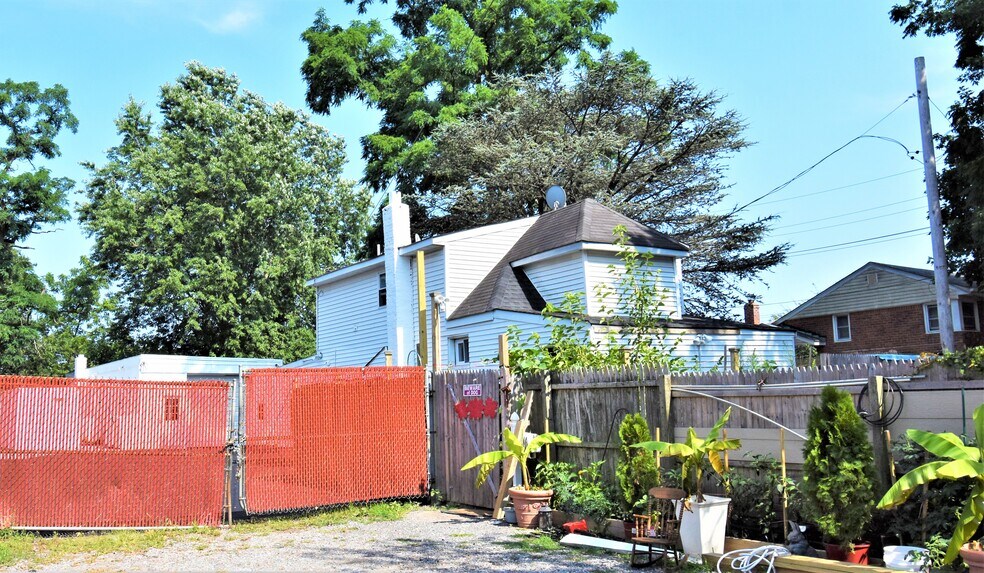 More Photos Of 1241 Coes Neck Rd, North Baldwin Auto Salvage Facility For Sale