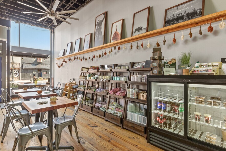 More Photos Of 116-118 N Main St, Sand Springs Storefront Retail Residential For Sale