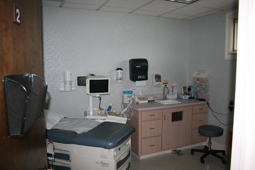 More Photos Of 959 17th St, Columbus Medical For Sale