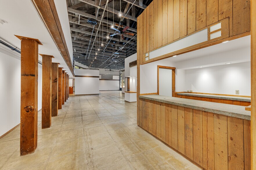 More Photos Of 668 Bridgeway, Sausalito Storefront For Sale
