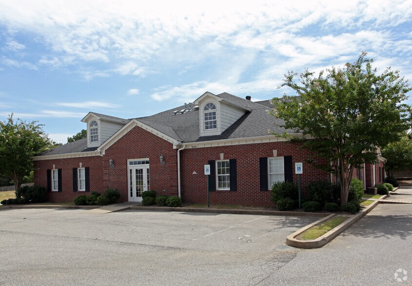 More Photos Of 8245 Cordova Rd, Cordova Medical For Lease