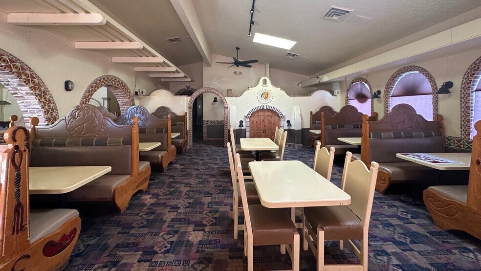 More Photos Of 1124 Washington Way, Longview Restaurant For Sale