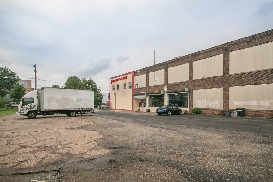 More Photos Of 432 W Allegheny Ave, Philadelphia Warehouse For Sale