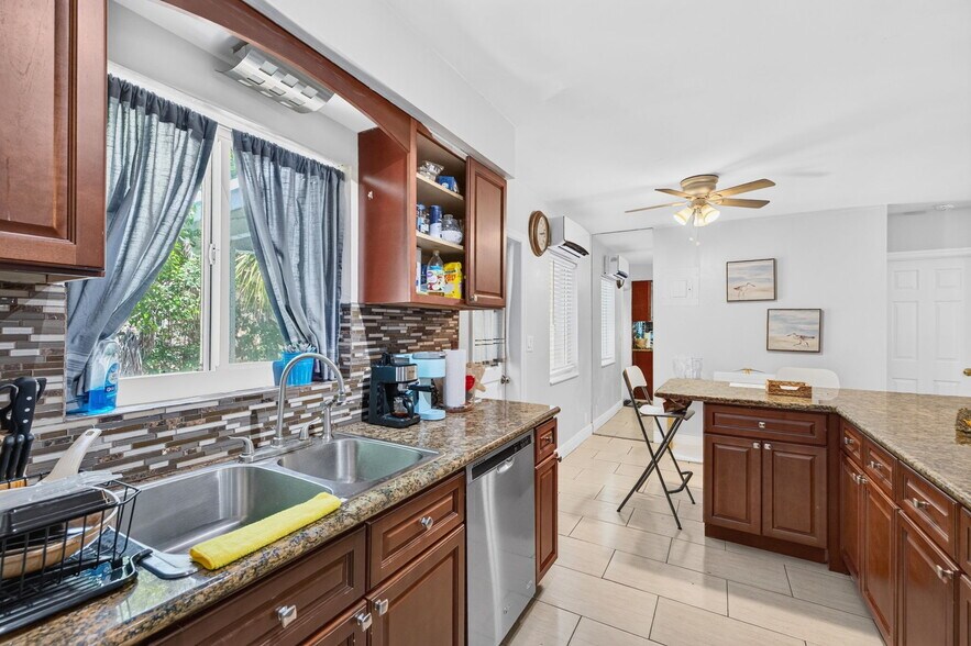 More Photos Of 3209 NE 7th Pl, Pompano Beach Specialty For Sale