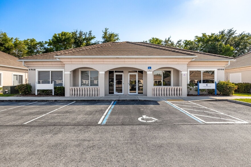 More Photos Of 4966-4968 Royal Gulf Cir, Fort Myers Medical For Sale