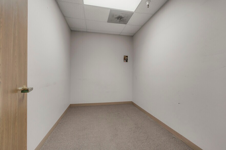 More Photos Of 400 E Park Ave, Chico Office For Sale