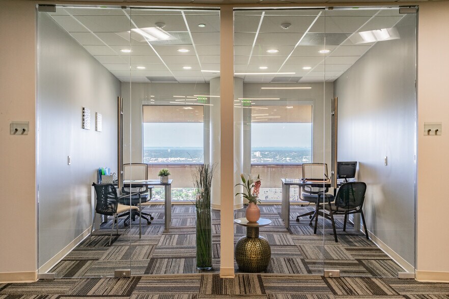 More Photos Of 400 N Ashley Dr, Tampa Coworking Space