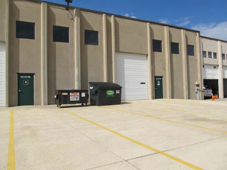 More Photos Of 612-622 W 5th Ave, Naperville Office For Lease