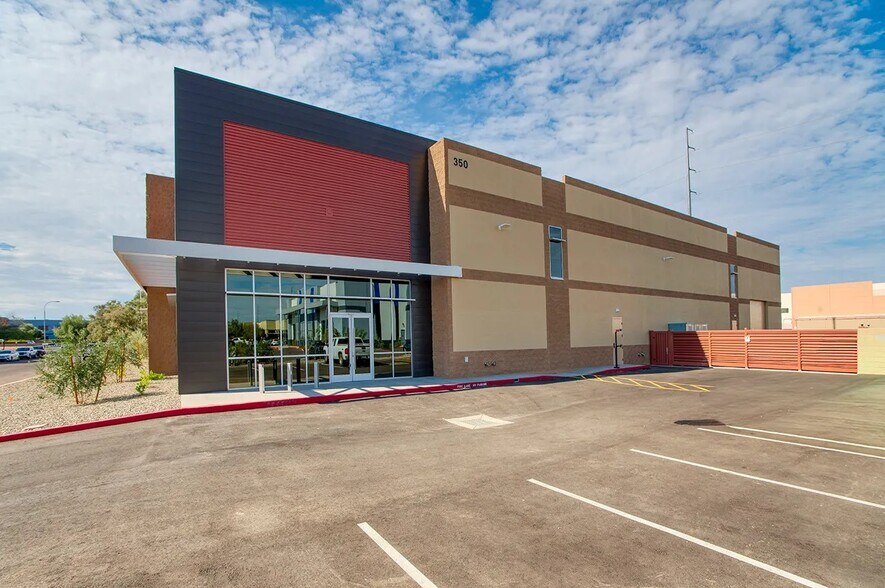 More Photos Of 350 S Hamilton Ct, Gilbert Warehouse For Lease