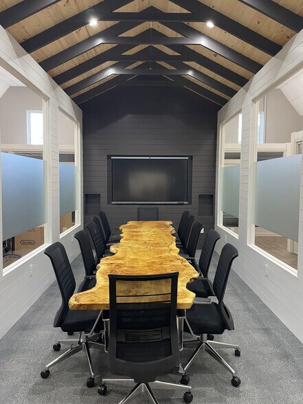 More Photos Of 186 N Palafox St, Pensacola Coworking Space