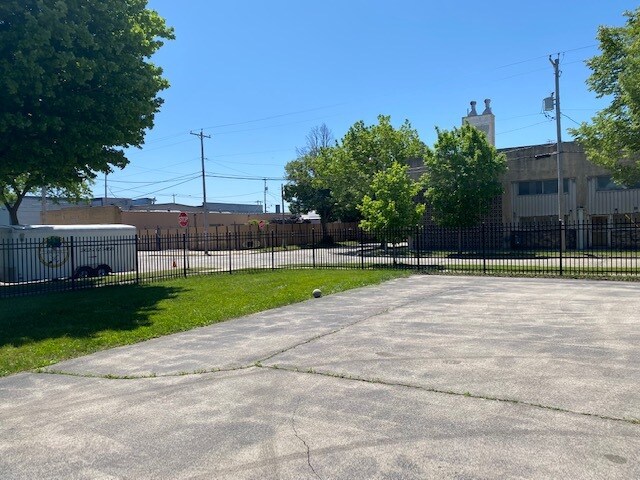 More Photos Of 3860 N Palmer St, Milwaukee Flex For Sale