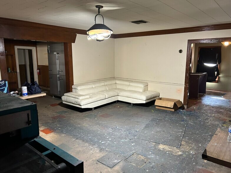 More Photos Of 5026 Crenshaw Blvd, Los Angeles Restaurant For Sale