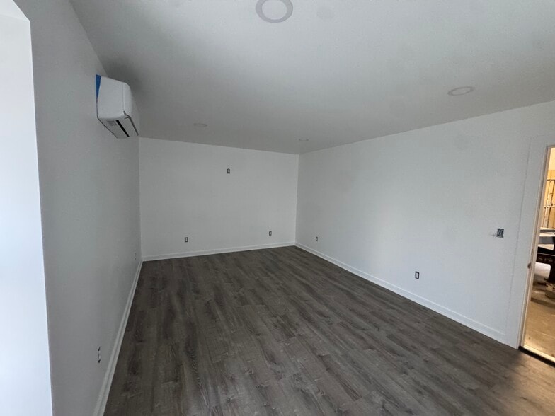 More Photos Of 150 Felt Dr, Roebuck Service For Lease