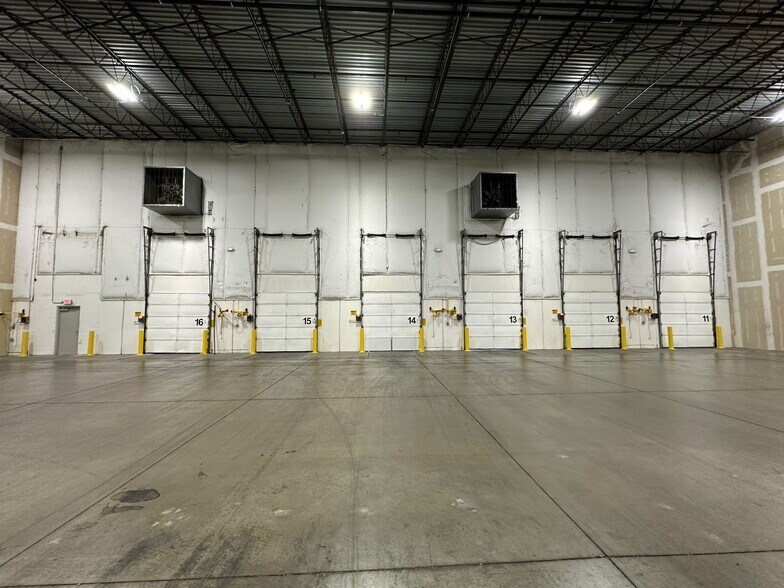 More Photos Of 12111-12151 Best Pl, Cincinnati Warehouse For Lease