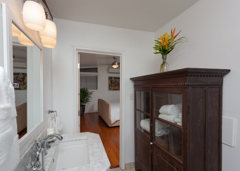 More Photos Of 69 Hana Hwy, Paia Freestanding For Sale