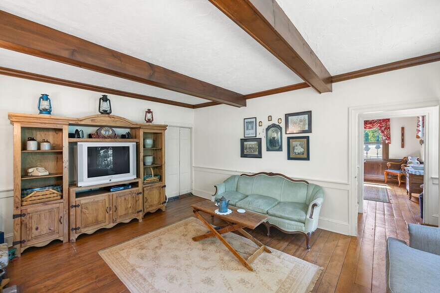 More Photos Of 40 Hospital Rd, Gettysburg Hotel For Sale