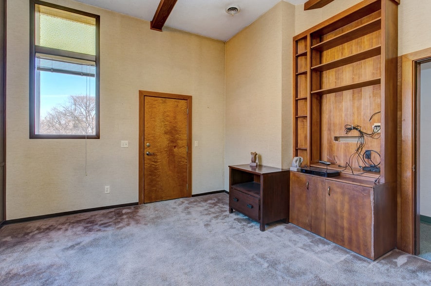 More Photos Of 700-702 George Washington Way, Richland Storefront Retail Office For Lease