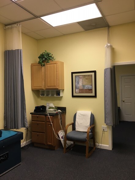 More Photos Of 1000 Bearcat Way, Morrisville Flex For Lease