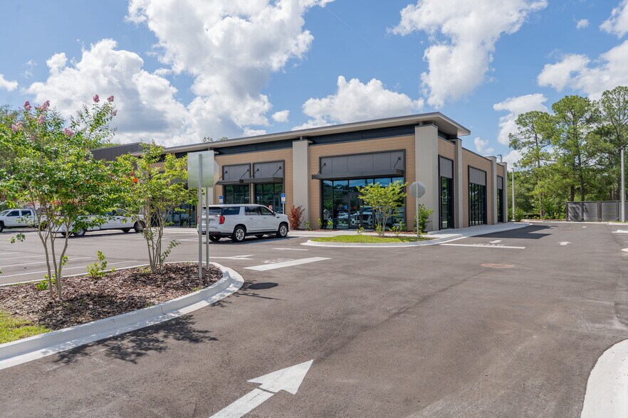 More Photos Of 8730 Baymeadows Rd, Jacksonville Storefront For Lease