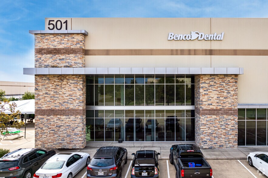 More Photos Of 501 Lakeside Pky, Flower Mound Distribution For Lease