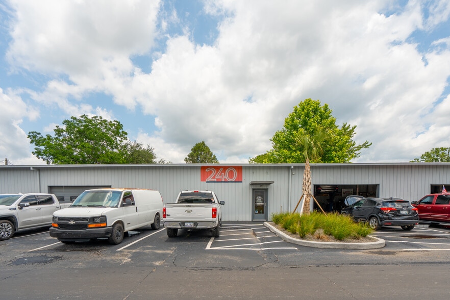 More Photos Of 888 College Park Rd, Summerville Unknown For Lease