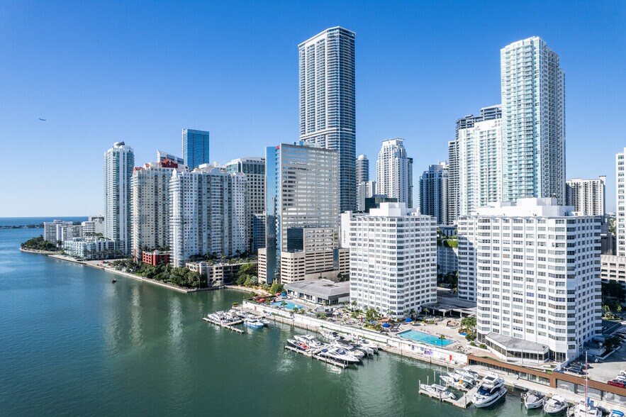 More Photos Of 1100 Brickell Bay Dr, Miami Office For Lease