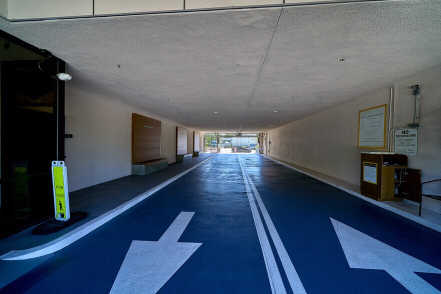 More Photos Of 8737 Beverly Blvd, West Hollywood Medical For Sale
