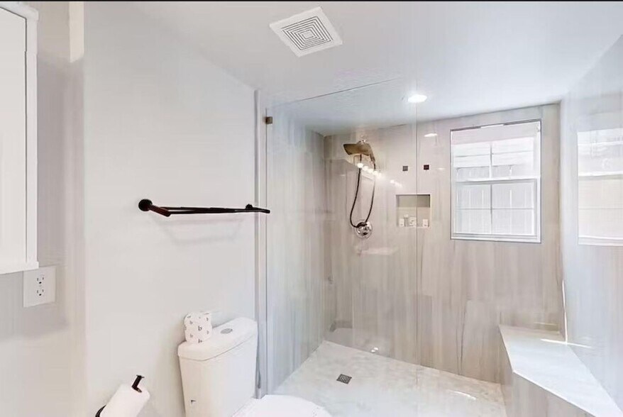 More Photos Of 6325 Riverview Way, Houston Apartments For Sale