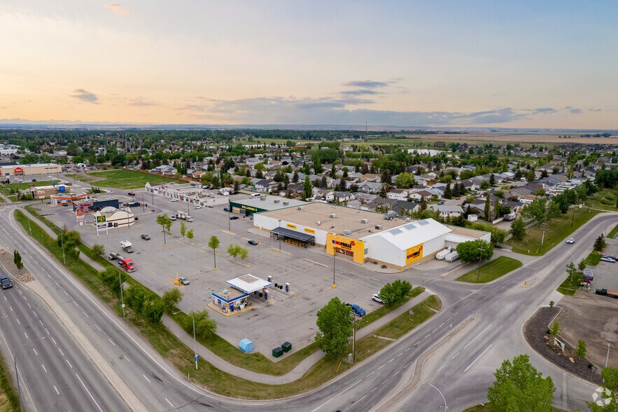 More Photos Of 1103 18th St SE, High River Supermarket For Lease