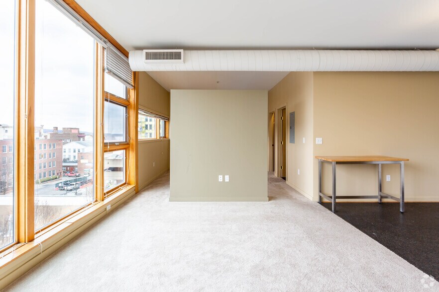 More Photos Of 131 E Green St, Ithaca Apartments For Lease