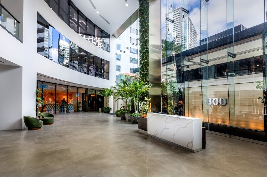 More Photos Of 800 brickell Ave, Miami Coworking Space