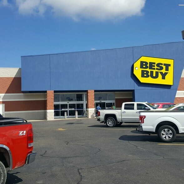 More Photos Of 2671 S Macarthur Dr, Alexandria Unknown For Lease