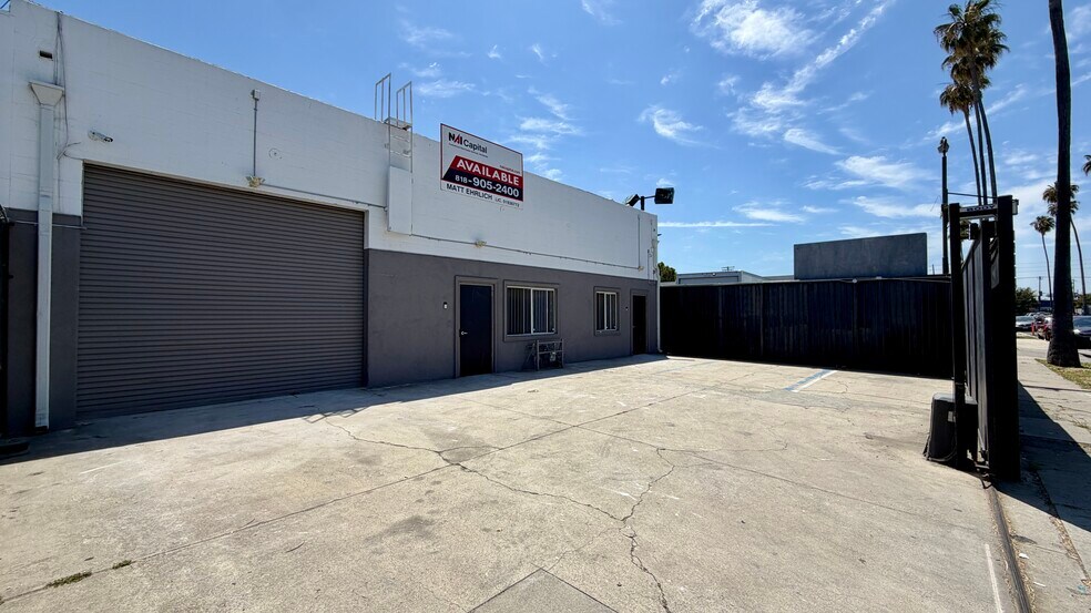More Photos Of 14768 Calvert St, Van Nuys Warehouse For Sale