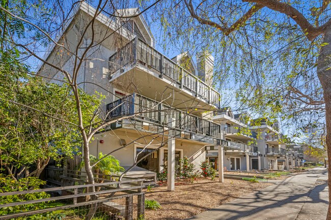 More Photos Of 4149 El Camino Way, Palo Alto Office For Sale