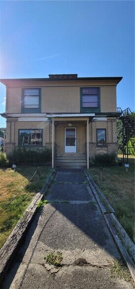 More Photos Of 232 W Main St, Falconer Restaurant For Sale