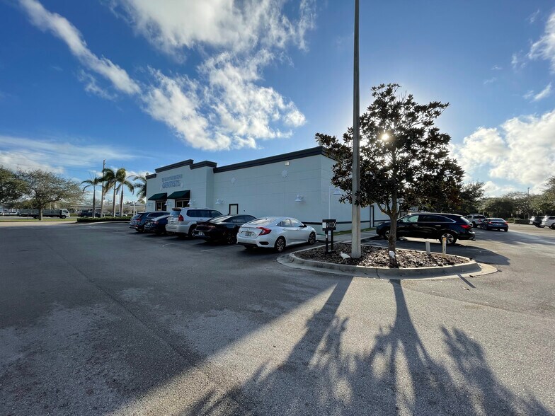 More Photos Of 5934 SE Federal Hwy, Stuart Unknown For Lease