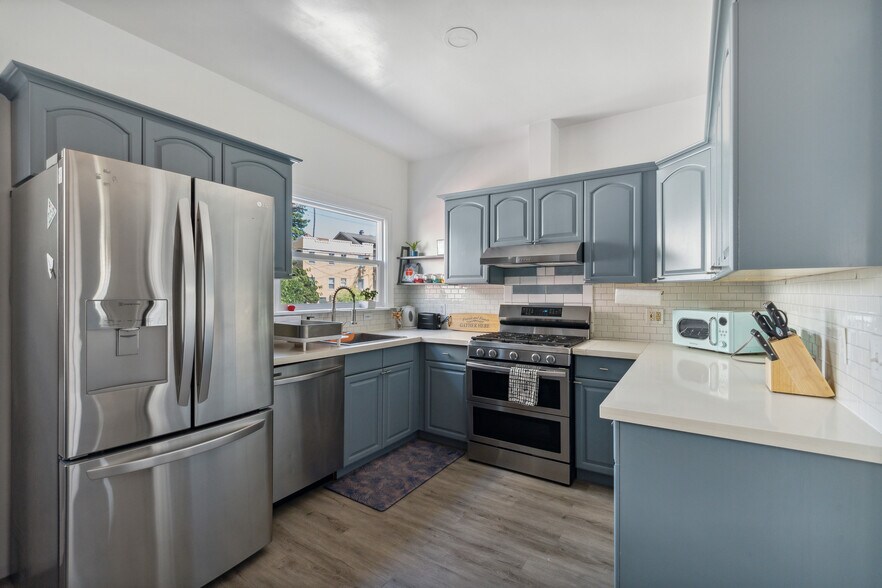 More Photos Of 256 29th St, Oakland Apartments For Sale