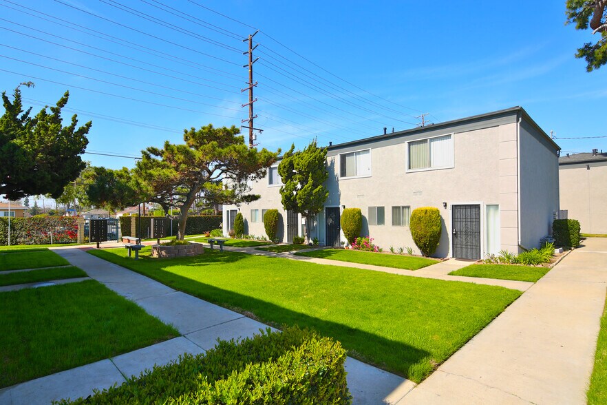 More Photos Of 345 N Batavia St, Orange Apartments For Sale