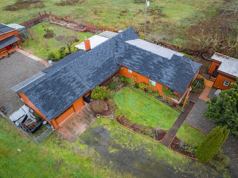 More Photos Of 909 Curry Rd, Roseburg Specialty For Sale